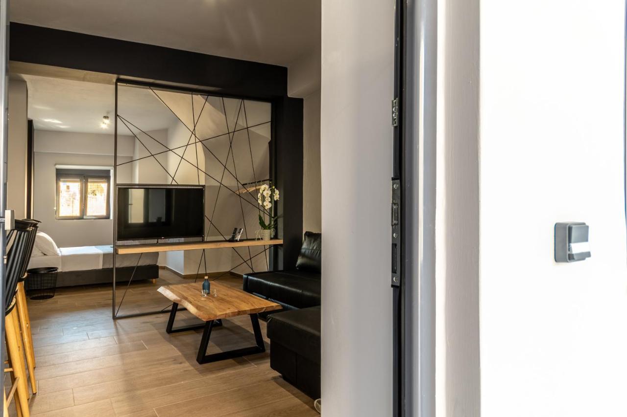Mos Luxury City Suites - The R Suite Chania  Екстер'єр фото